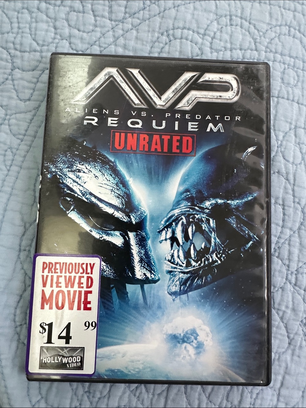 “Vintage “Aliens vs. Predator Requiem” dvd